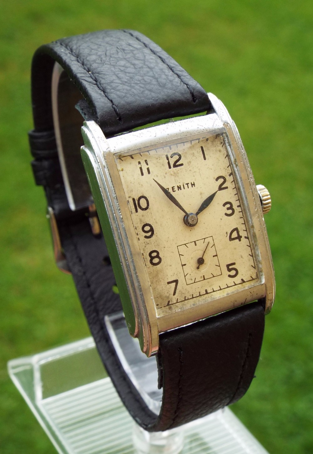 Gents 1938 Zenith wrist watch, military history View II