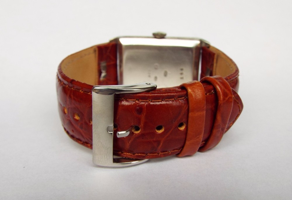 A gents 1934 silver Lurex wrist watch View IV