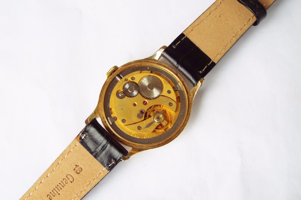 Gents 1950s Smiths Imperial wristwatch View V