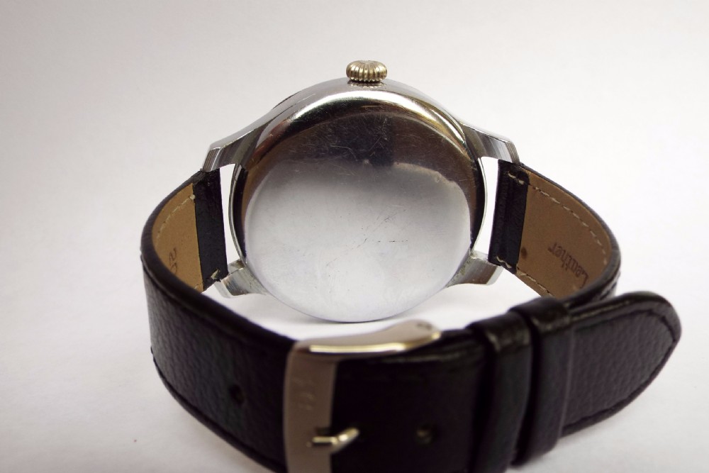 A gents large Chronometre Swiss wrist watch View V