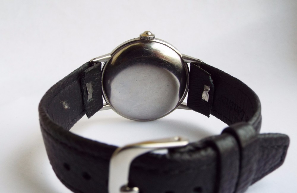 A gents WW2 Omega wrist watch View IV