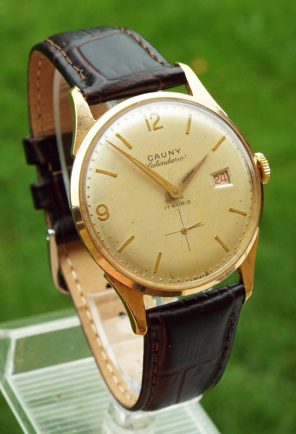 Gents 1950s Cauny Prima Calendario wrist watch View II