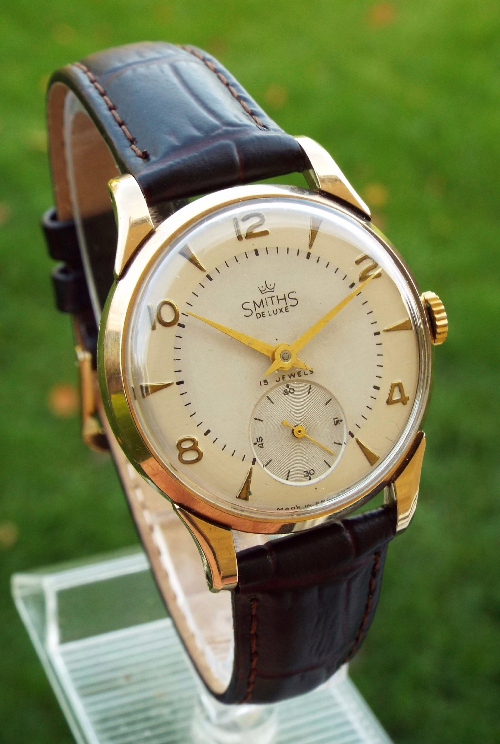 Gents 9ct gold Smiths De Luxe wristwatch, 1955 View II
