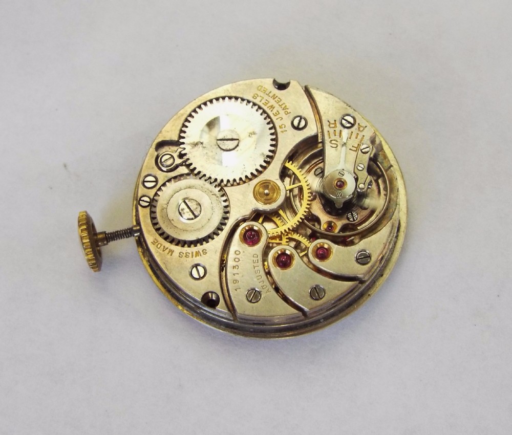 Gents 9ct gold wrist watch, 1933 View IV