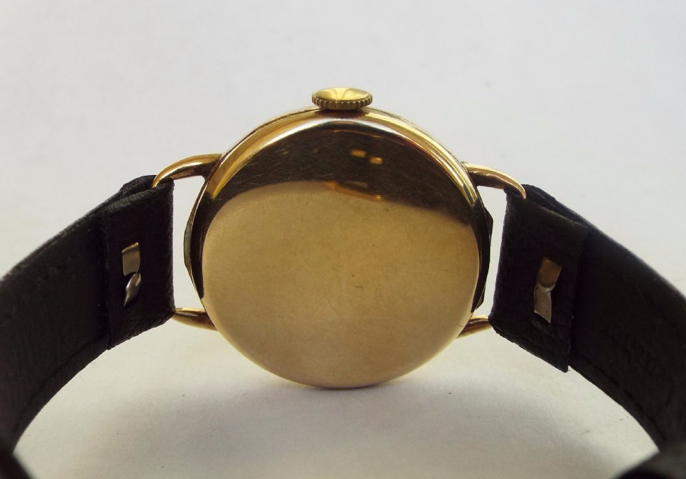 Gents 9ct gold wrist watch, 1933 View V