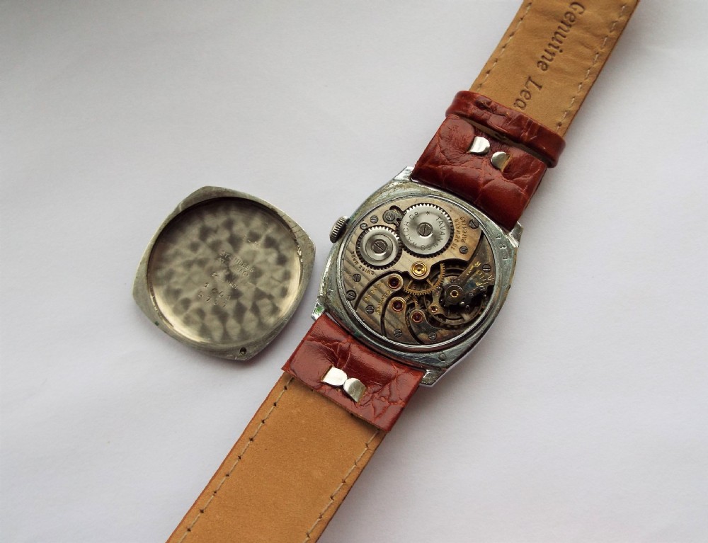 Gents 1930s Tavannes wrist watch View V