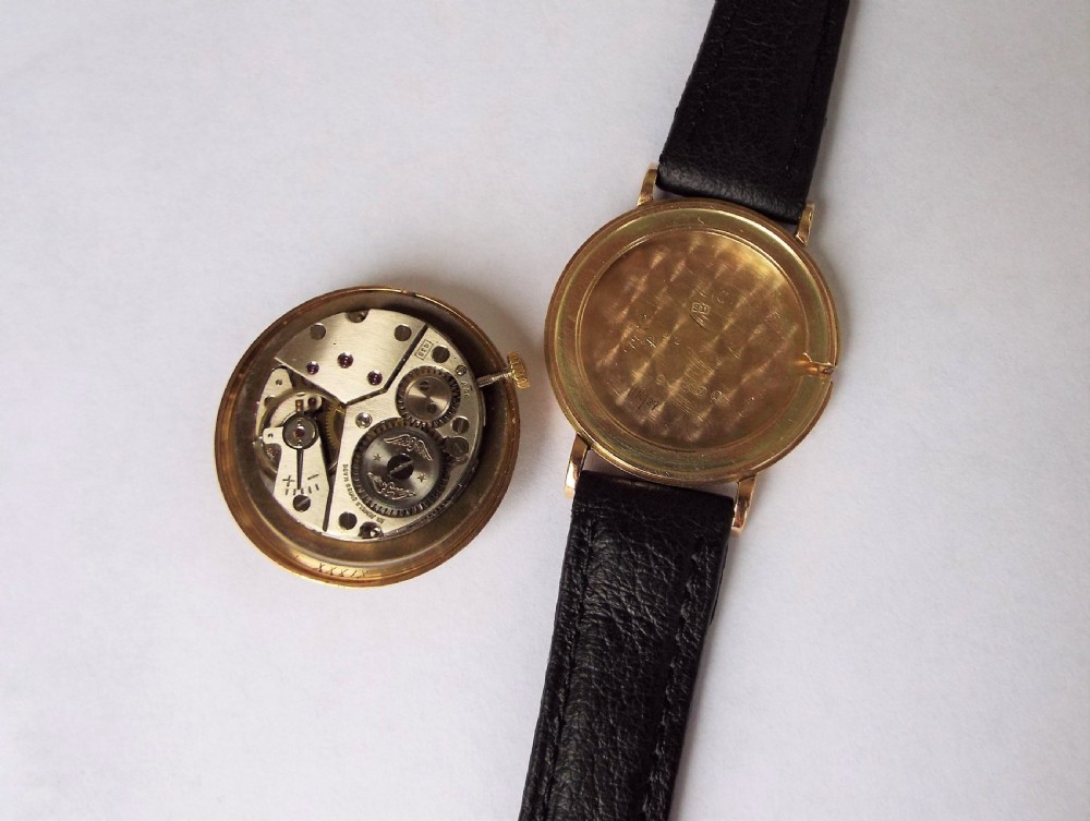 Gents 9ct gold Rotary wrist watch, 1956 View V