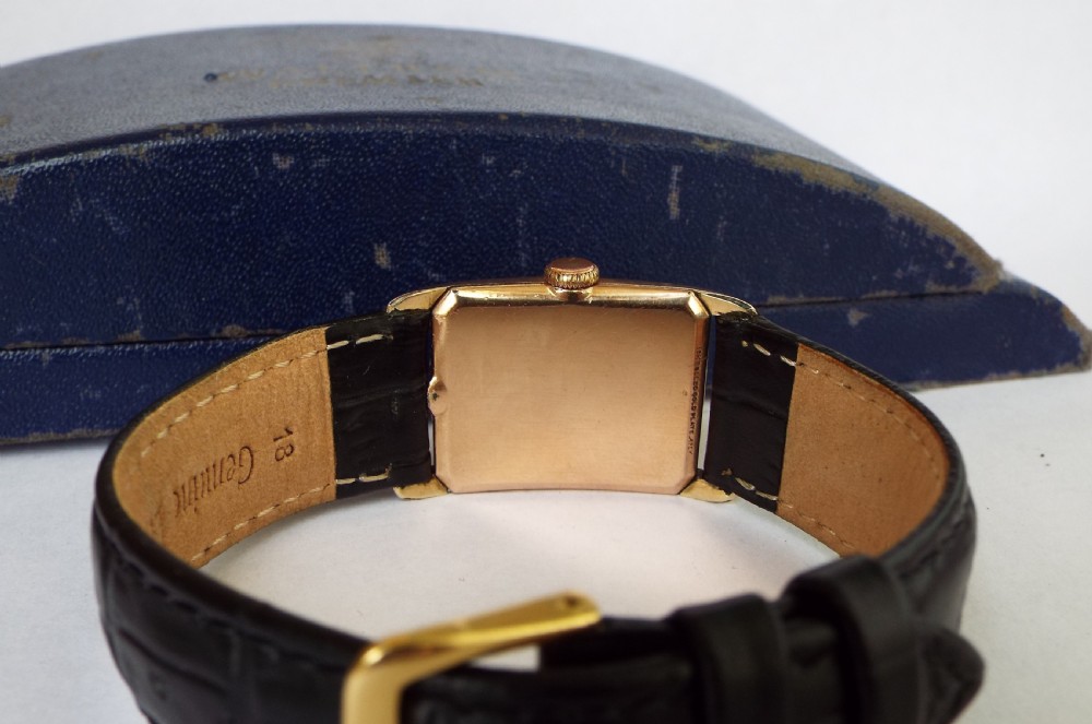 1941 mid-size Waltham wrist watch, boxed View IV