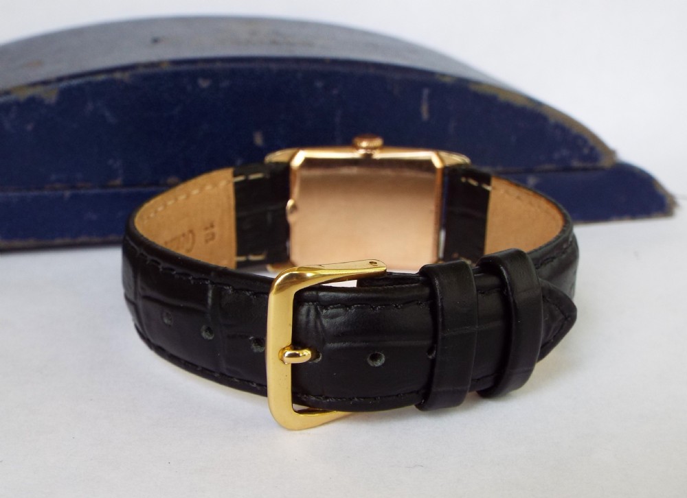 1941 mid-size Waltham wrist watch, boxed View V