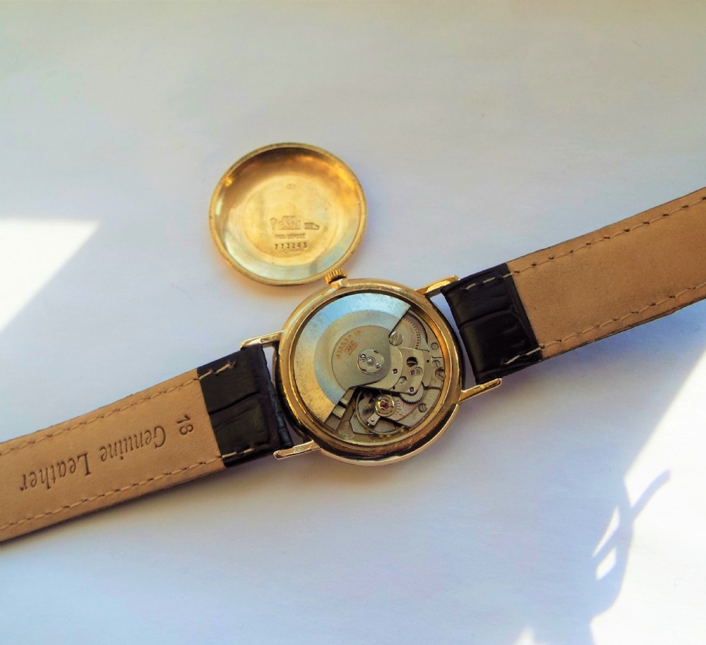 Gents 9ct gold boxed Rotary wrist watch, 1960 View V