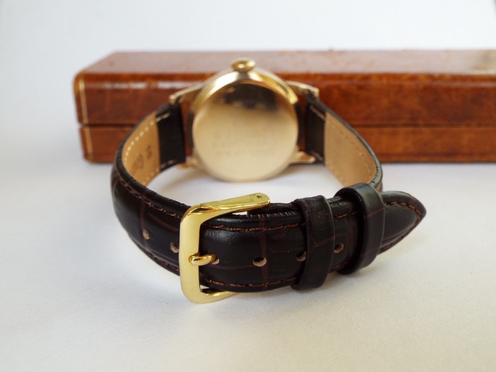 Gents 9ct gold Sniths De Luxe watch, 1959, boxed View V