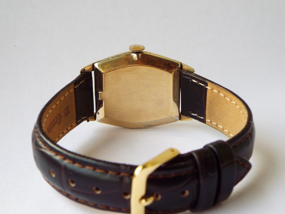 Mid-size 1950s Art Deco Rensie wrist watch View III