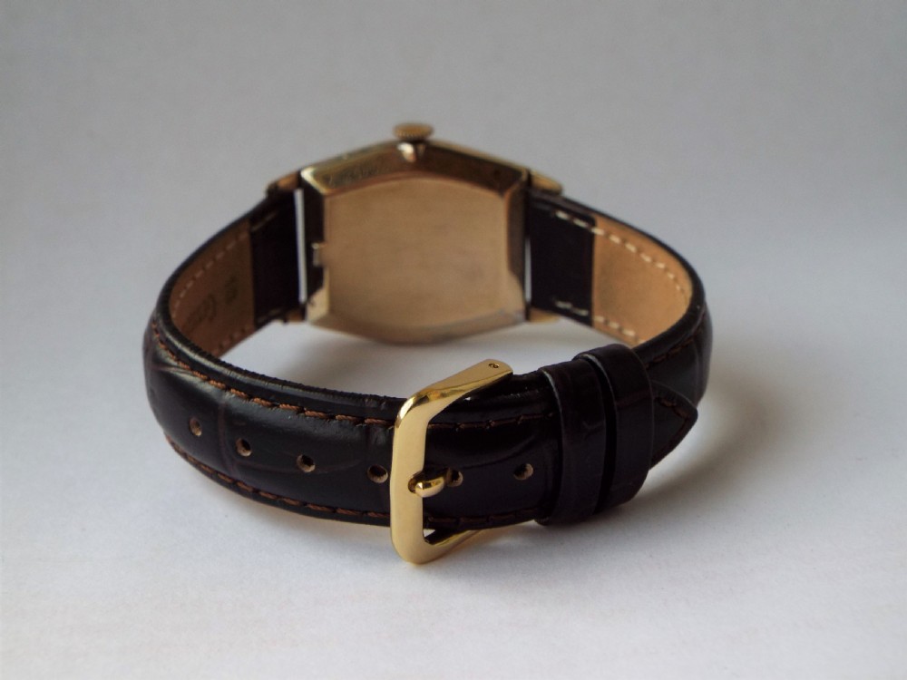 Mid-size 1950s Art Deco Rensie wrist watch View IV