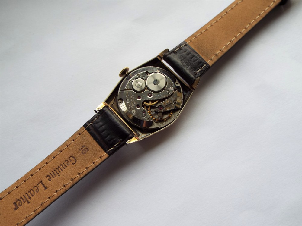 Mid-size 1950s Art Deco Rensie wrist watch View V