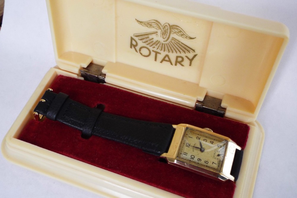 Mid-size 9ct gold boxed Rotary wristwatch, 1946 View III