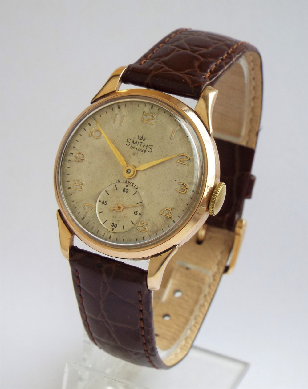 Gent's 9ct gold Smiths De Luxe wrist watch, 1952