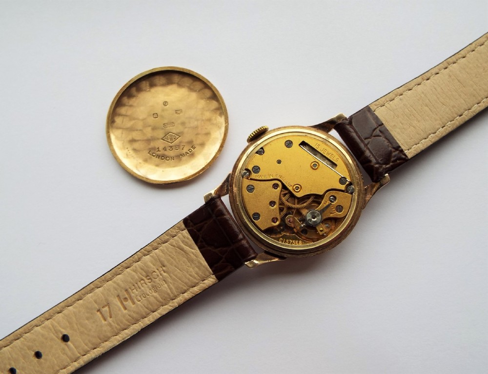 Gent's 9ct gold Smiths De Luxe wrist watch, 1952 View IV
