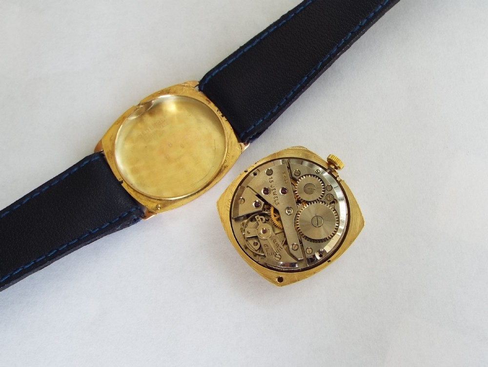 Gents 9ct gold cushion cased wrist watch, 1940s View V