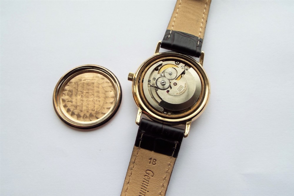 Gents 9ct gold Rotary Rotamatic wristwatch, 1960 View IV