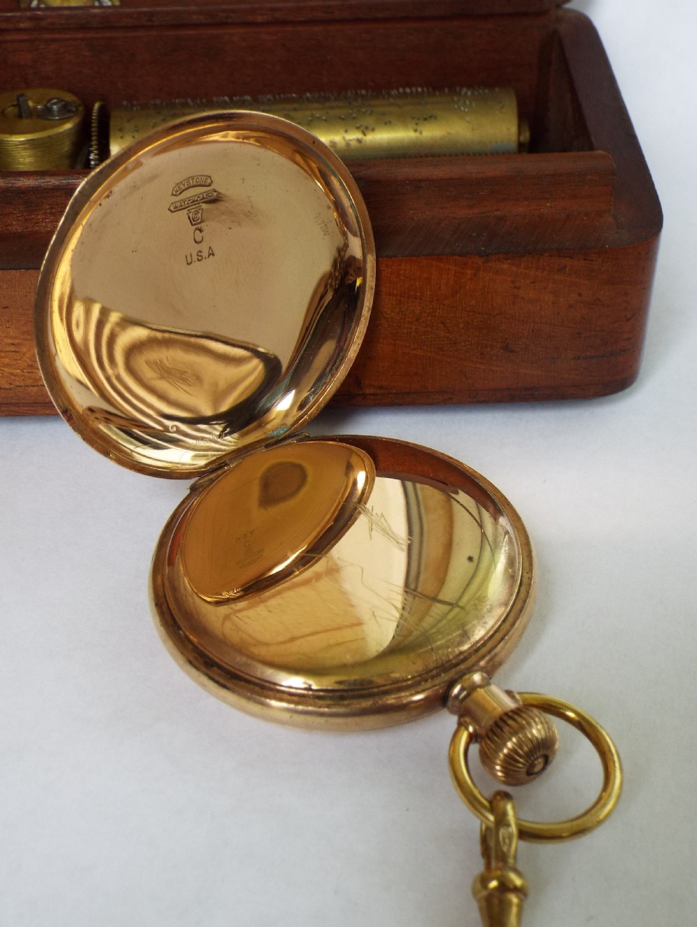 1925 Elgin full hunter pocket watch and chain View III