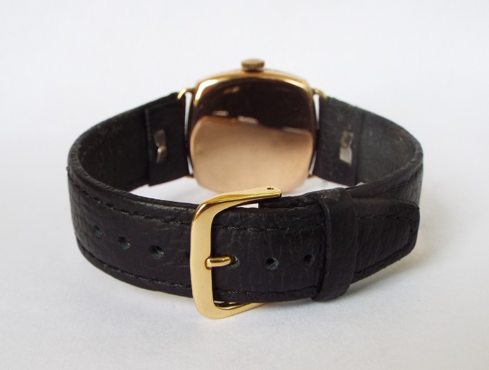 1947 mid-size 9ct gold Record wristwatch View IV