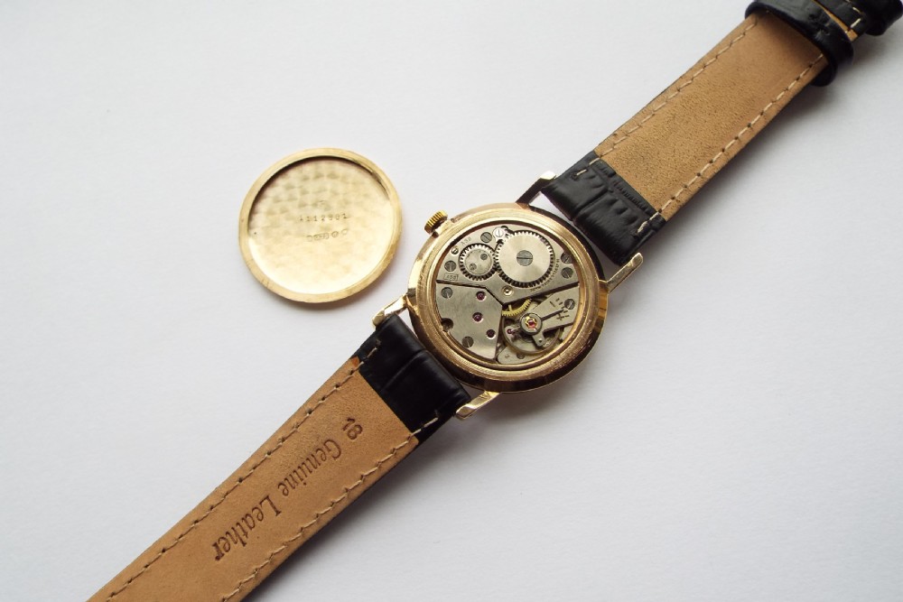 Gents 9ct gold Rotary wrist watch, 1959 View V