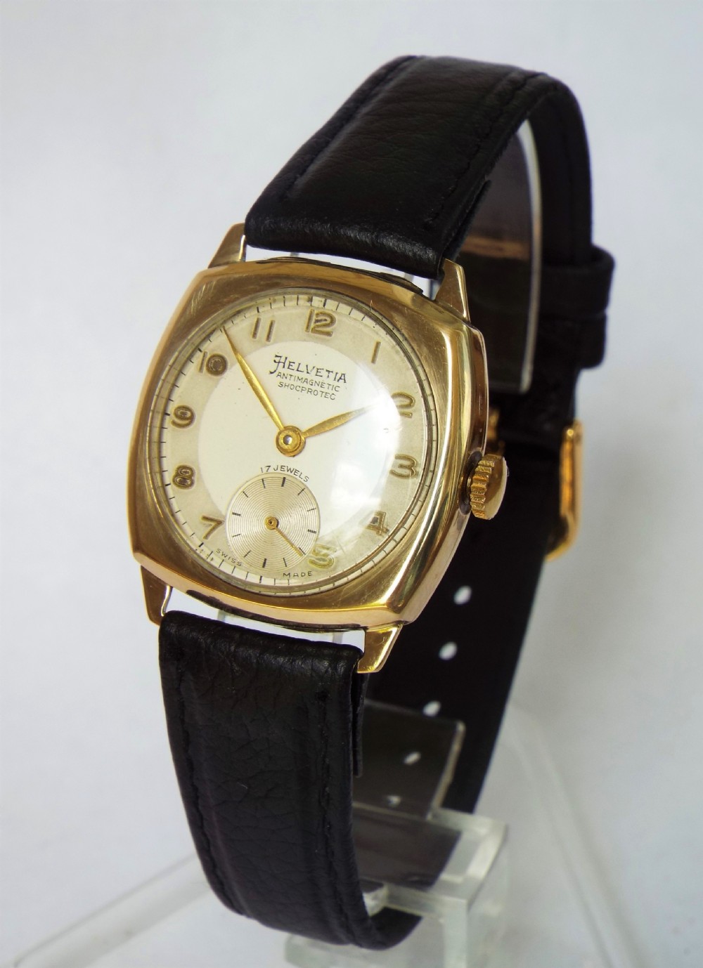 Mid-size 9ct gold Helvetia wrist watch, 1950 View II
