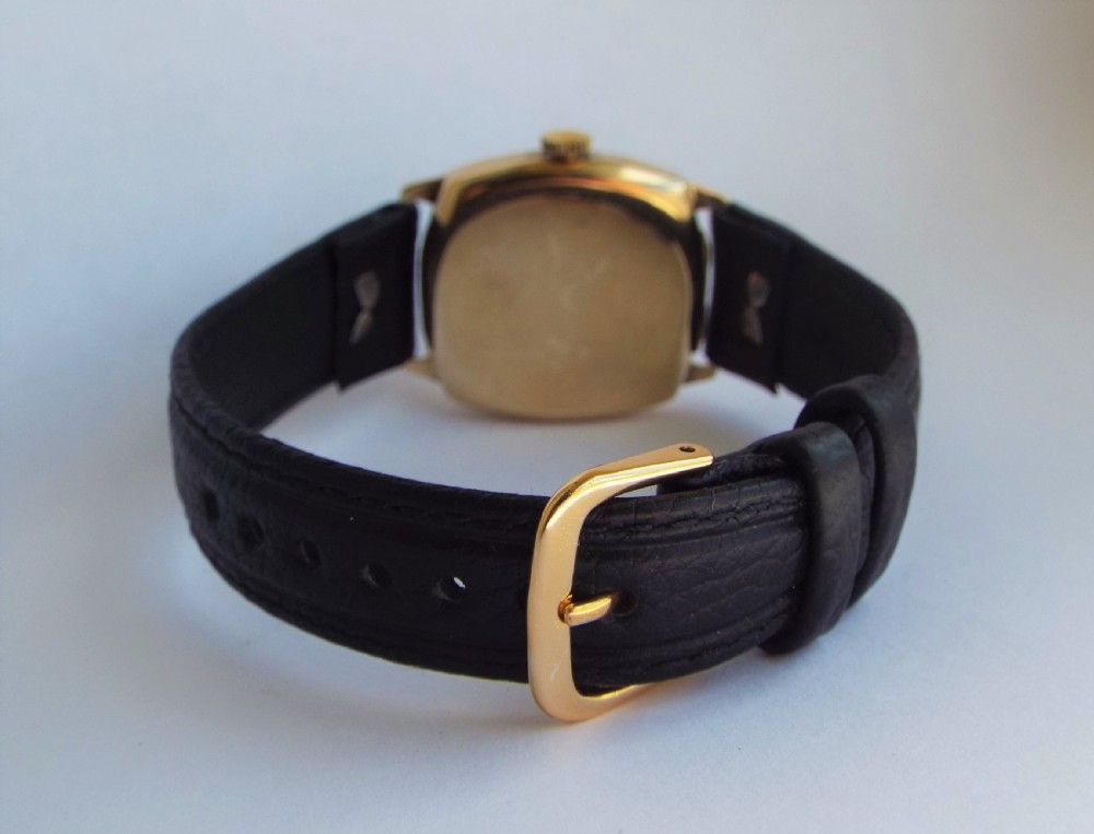 Mid-size 9ct gold Helvetia wrist watch, 1950 View III