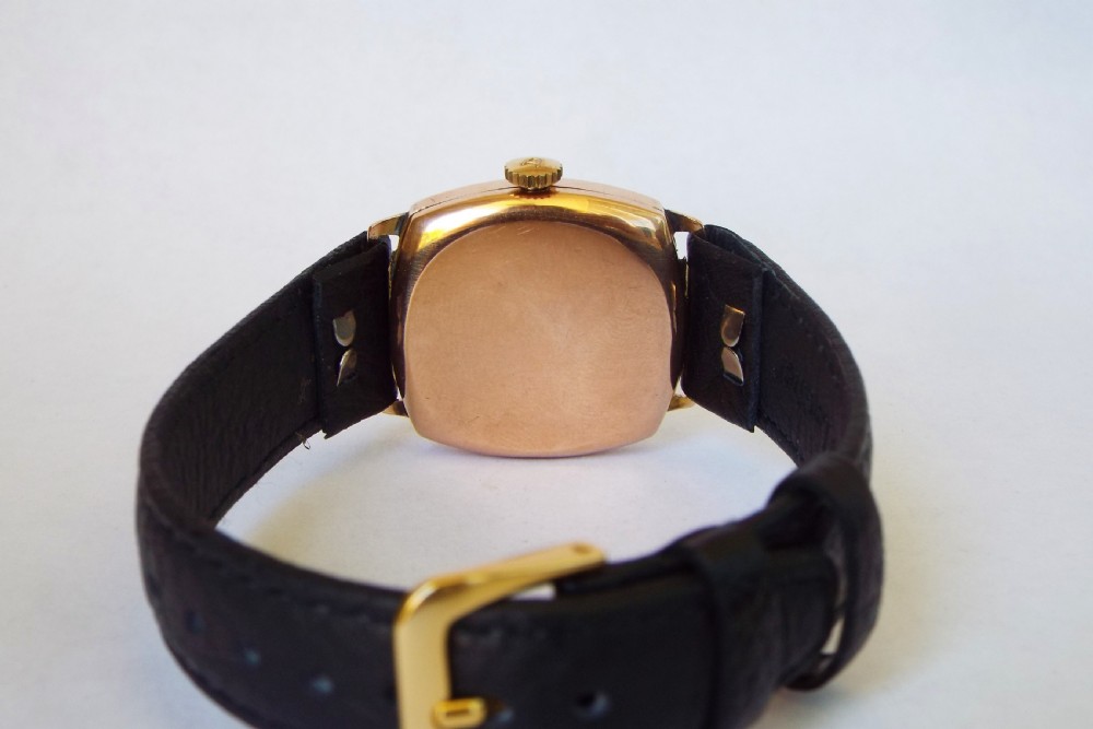 Mid-size Helvetia 9ct rose gold wrist watch, 1943 View IV