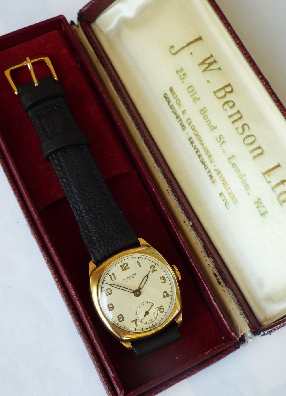 Gents boxed 9ct gold watch from J W Benson, 1948 View III