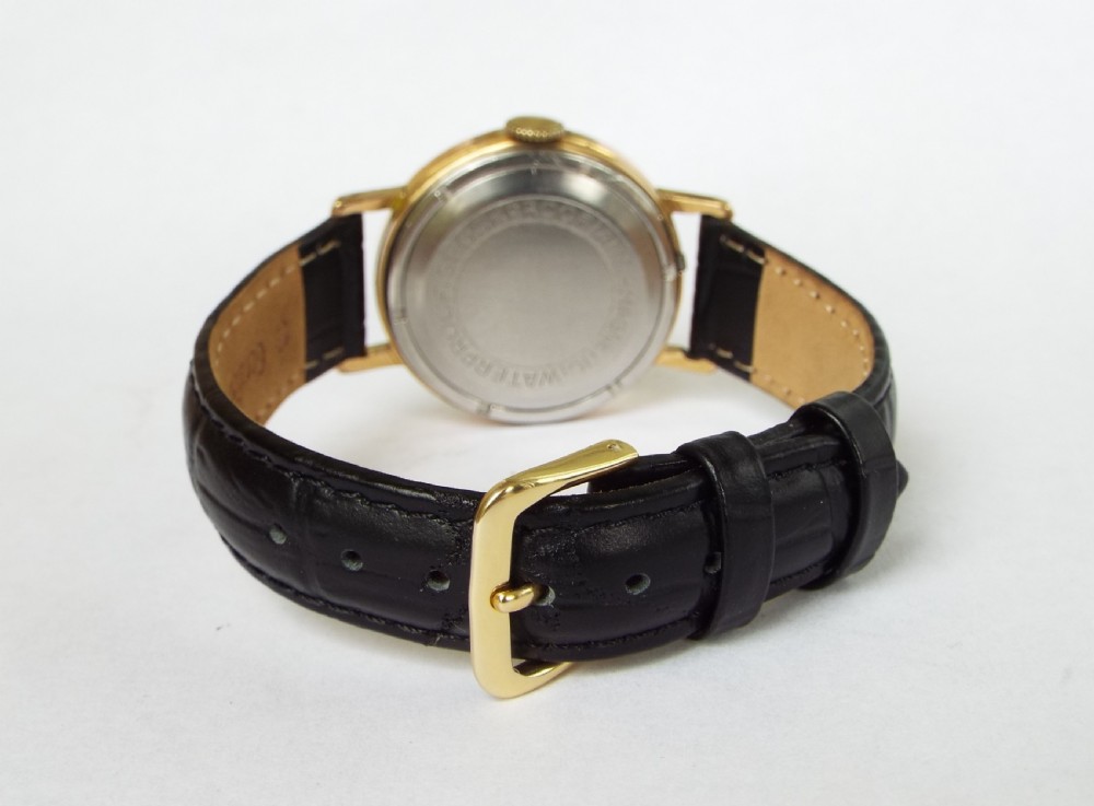 Gents Smiths De Luxe wrist watch, made in England View V