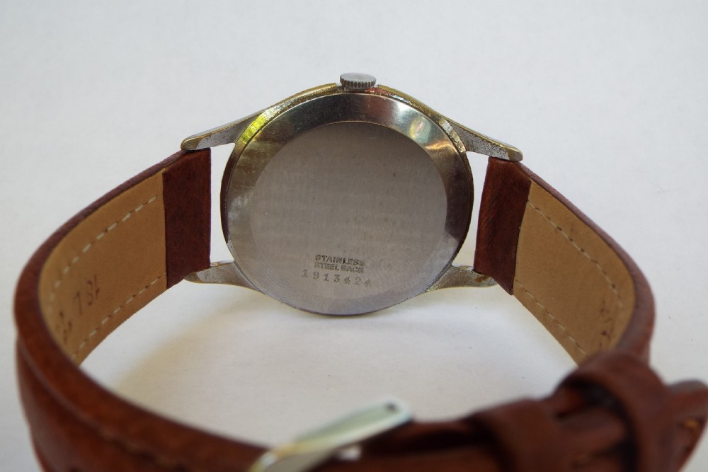 Gents large 1950s Nivada wrist watch View IV