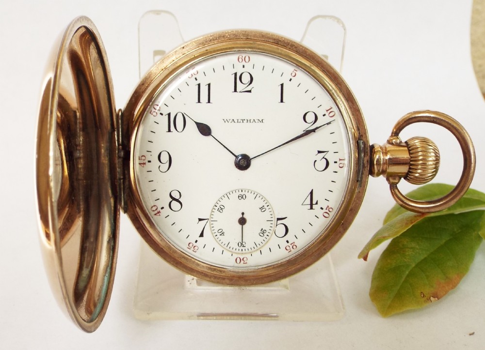Vintage 1928 Waltham Traveler full hunter pocket watch.