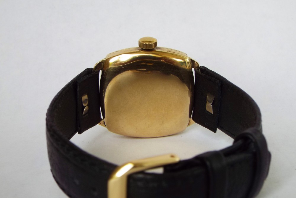 Gents 1930s 9ct gold Waltham wristwatch View III