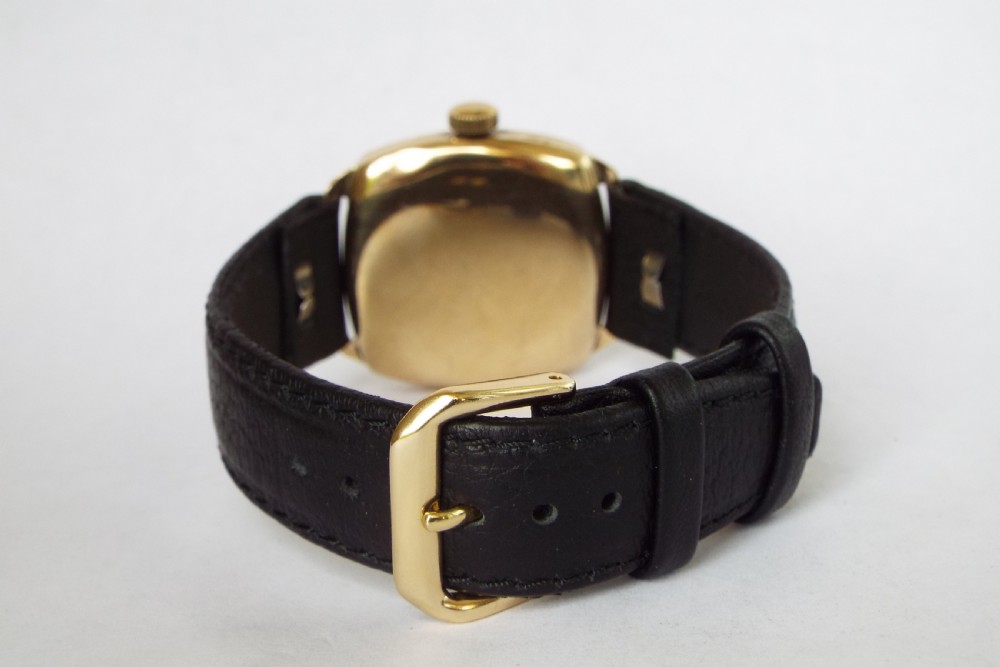 Gents 1930s 9ct gold Waltham wristwatch View IV