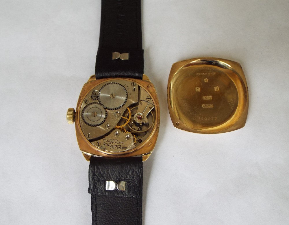 Gents 1930s 9ct gold Waltham wristwatch View V