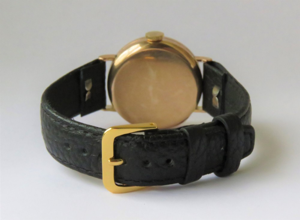 Gents 9ct gold wrist watch, 1939 View IV