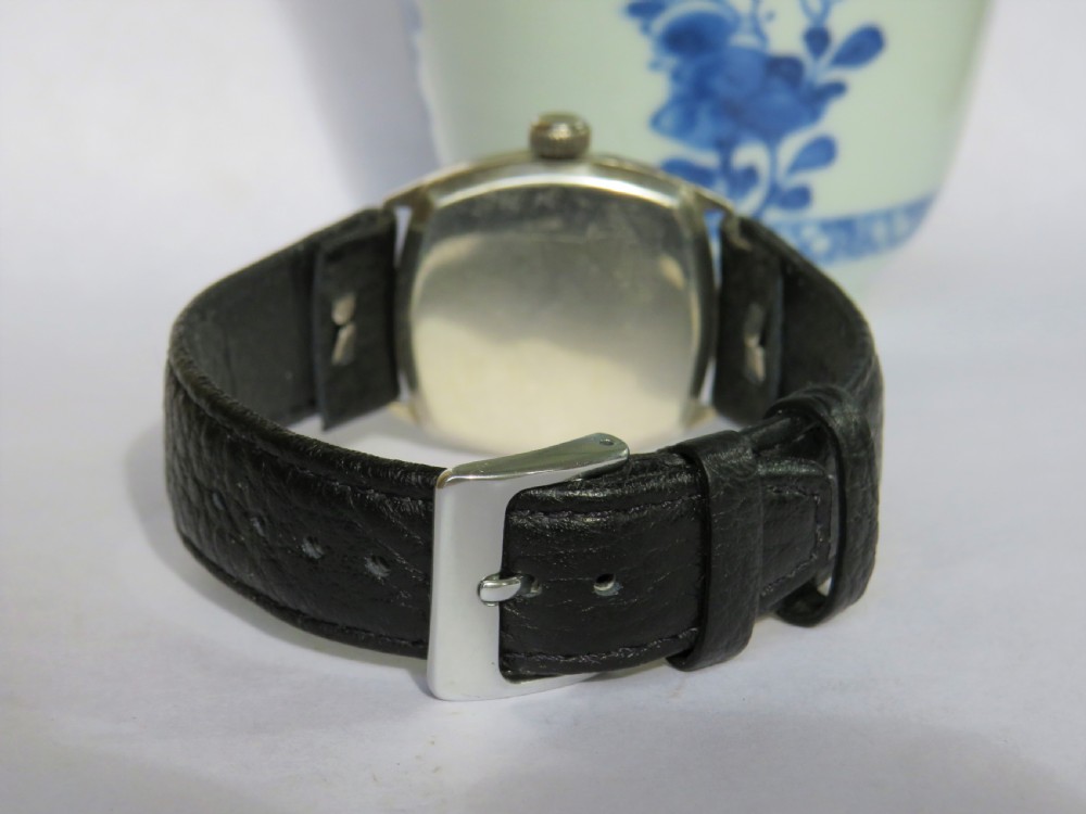 Gents silver cushion cased wrist watch, 1927 View III