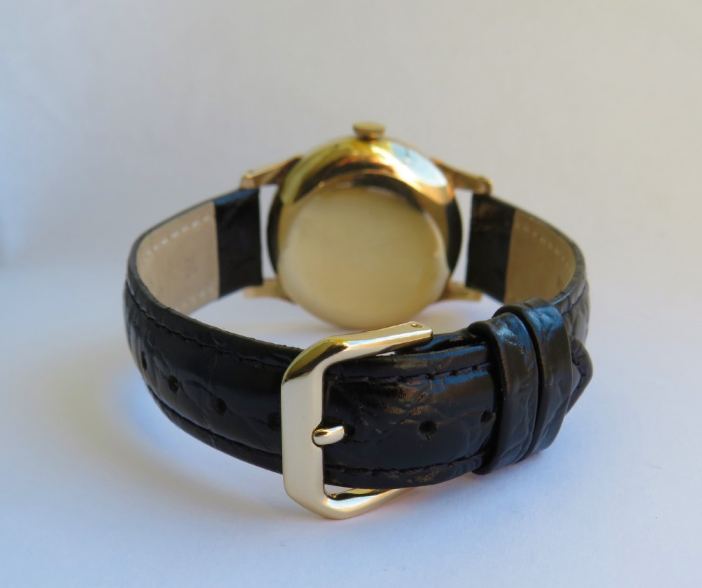 Gents 9ct gold Smiths De Luxe wrist watch, 1951 View V