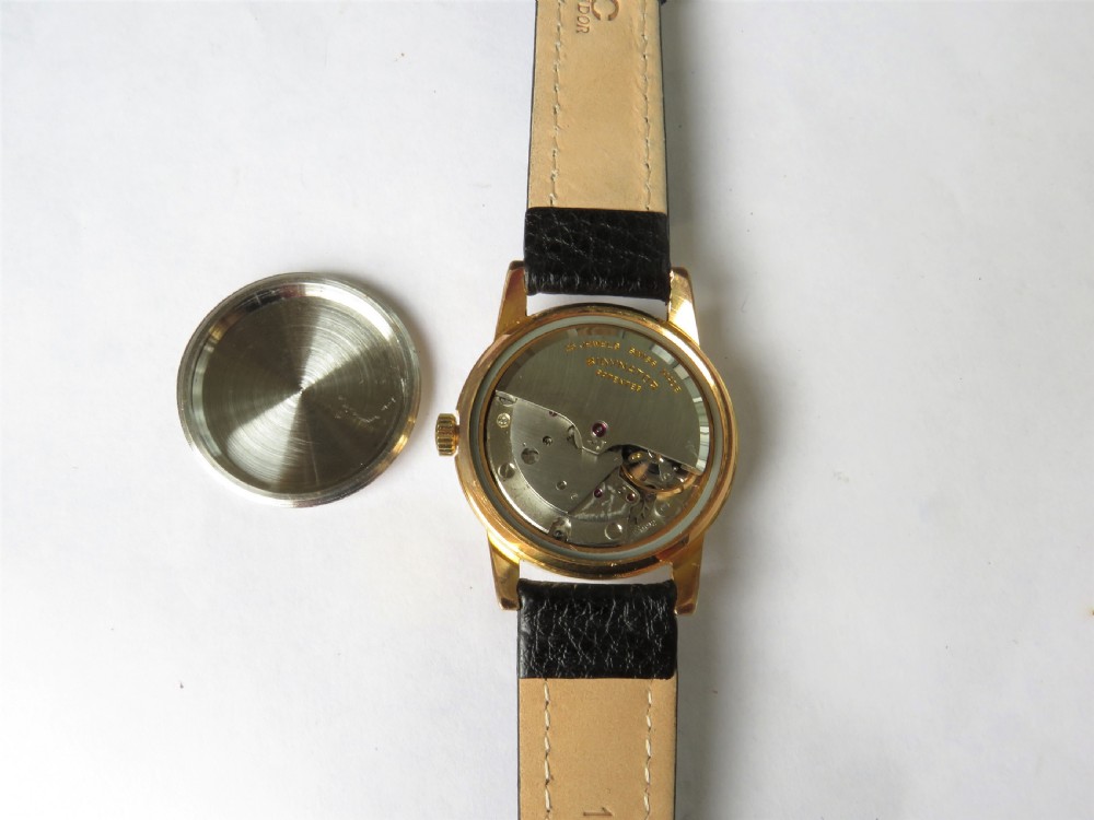 Gents 1950s Création wristwatch View III