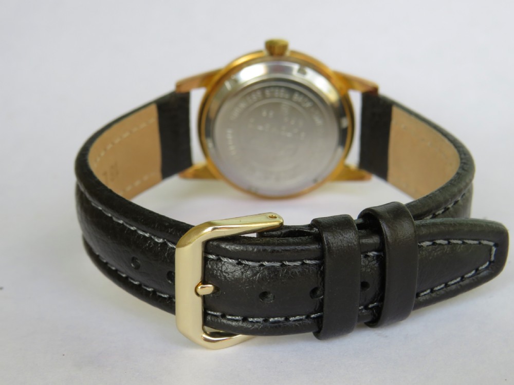 Gents 1950s Création wristwatch View V
