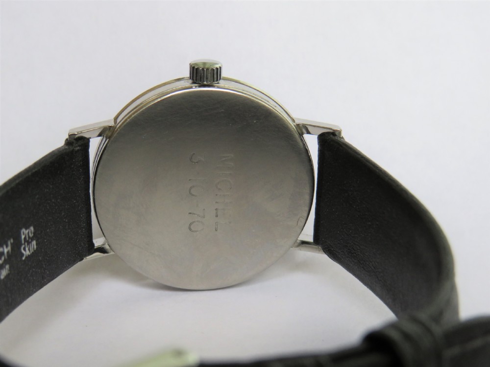 Mid-size 1969 Omega Genève wrist watch View V