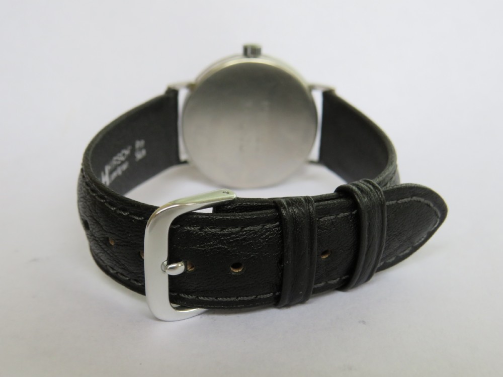 Mid-size 1969 Omega Genève wrist watch View VI