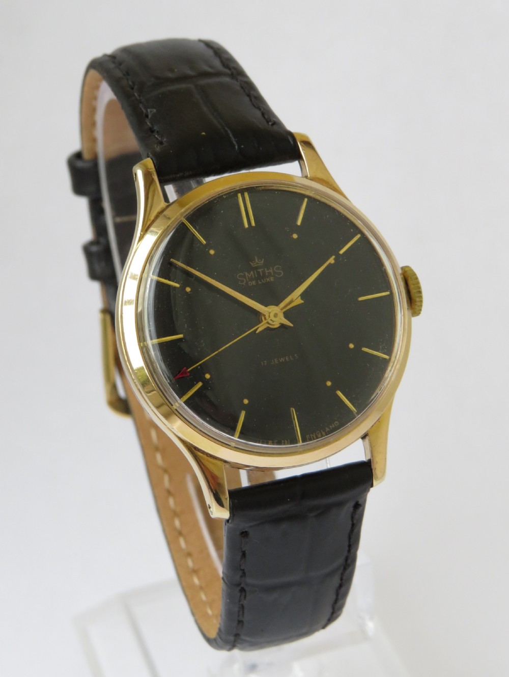 Gents 1950s Smiths De Luxe wristwatch View II