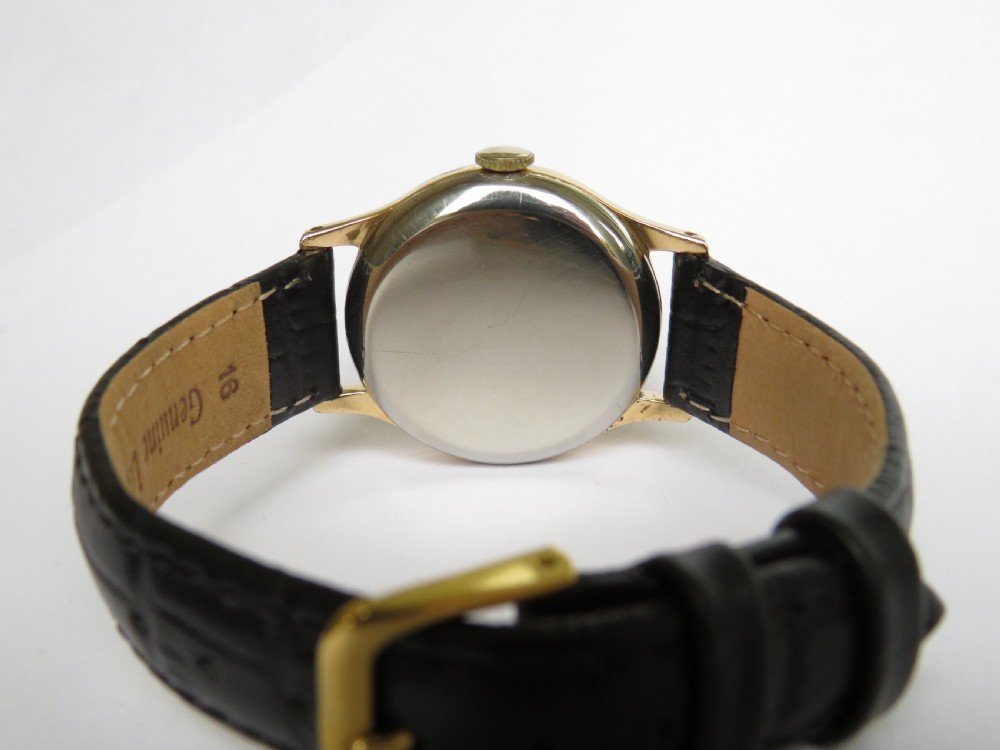 Gents 1950s Smiths De Luxe wristwatch View IV