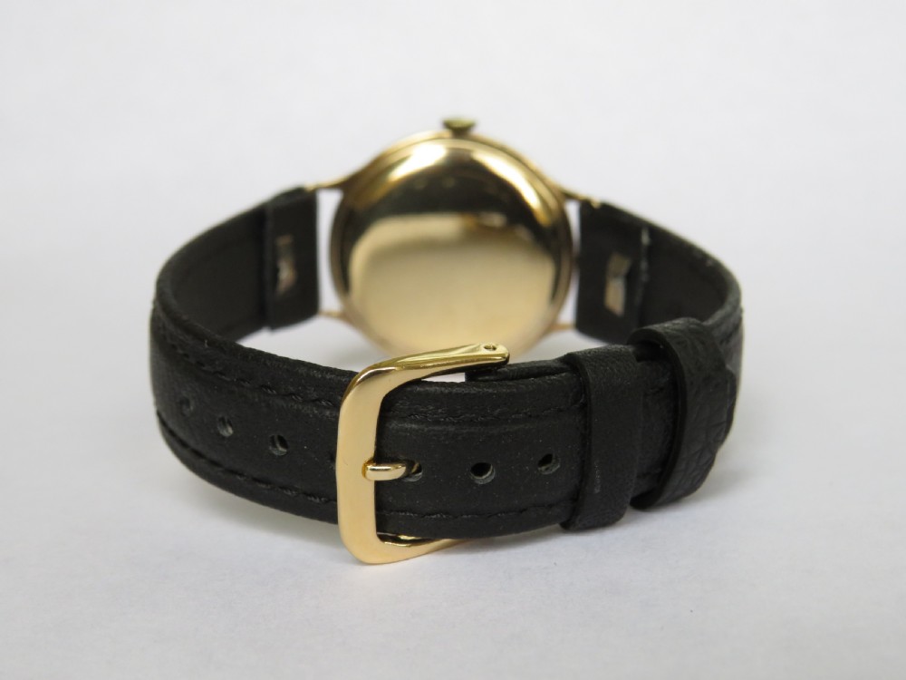 Gents 9ct gold Avia wrist watch, 1945 View IV