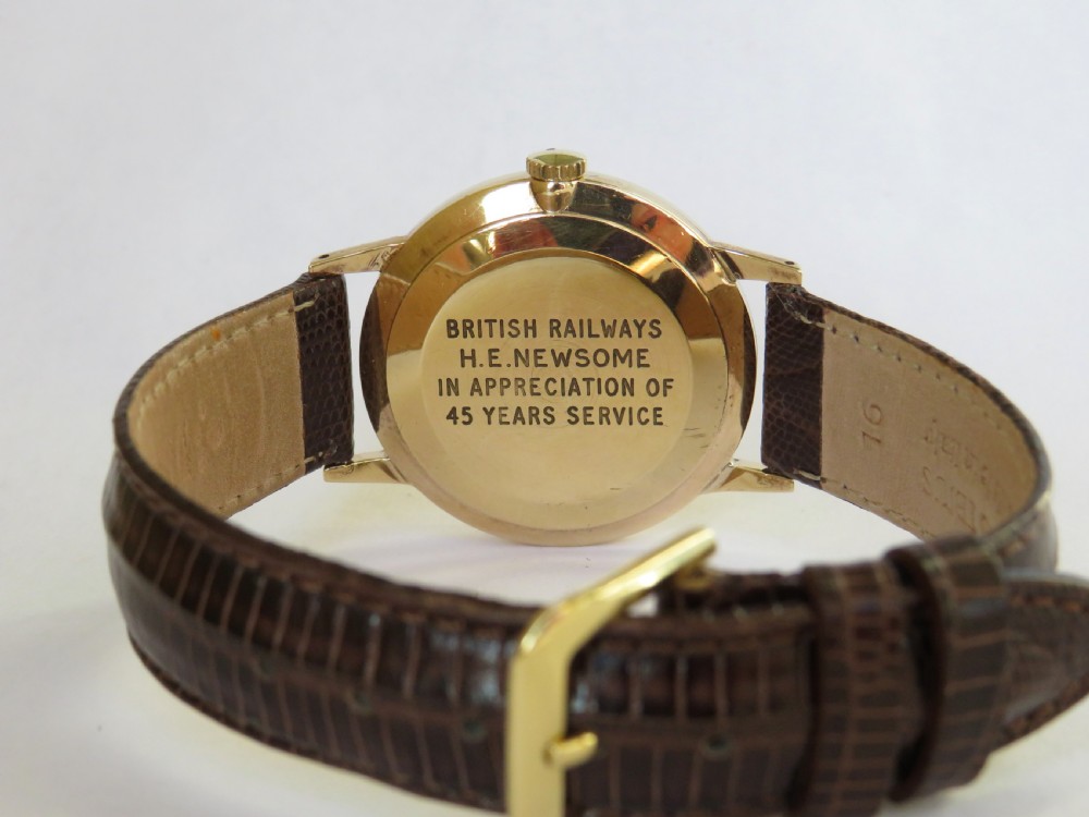 Gents 9ct gold Smiths Astral wristwatch, made in England, 1967 View III
