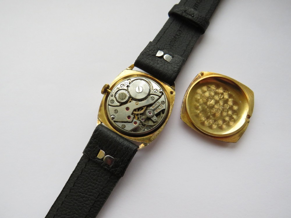9ct gold Shield wrist watch, 1945 View V