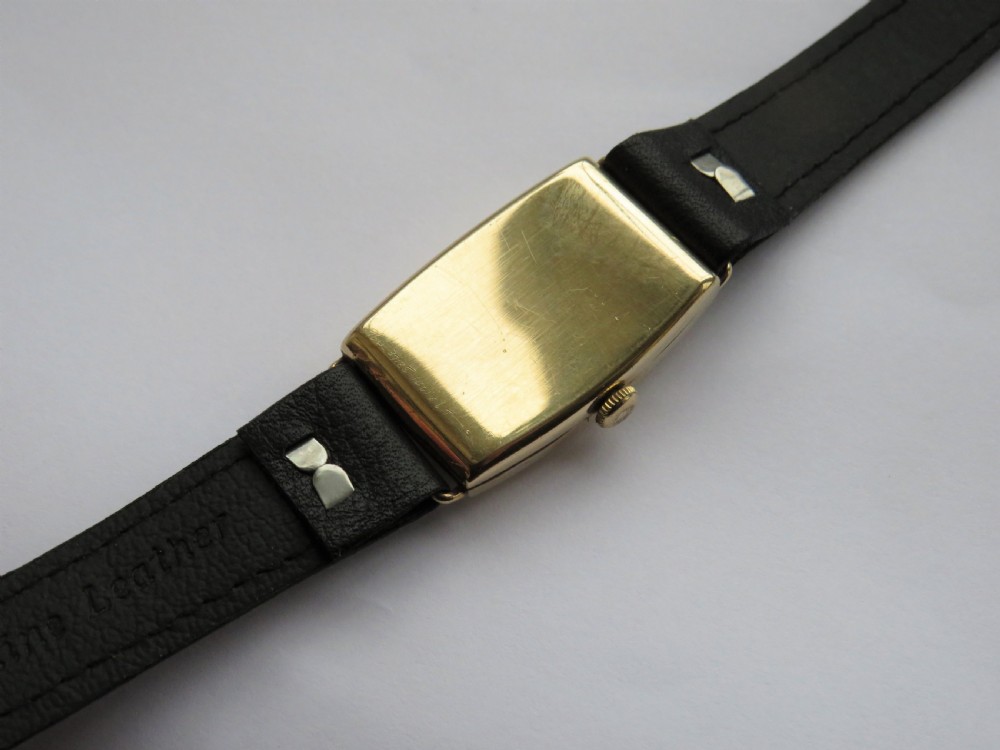Gents boxed 9ct gold wristwatch from J W Benson View V
