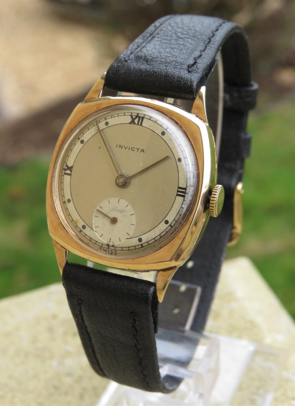 9ct gold Invicta mid-size wrist watch by Seeland Watch Co